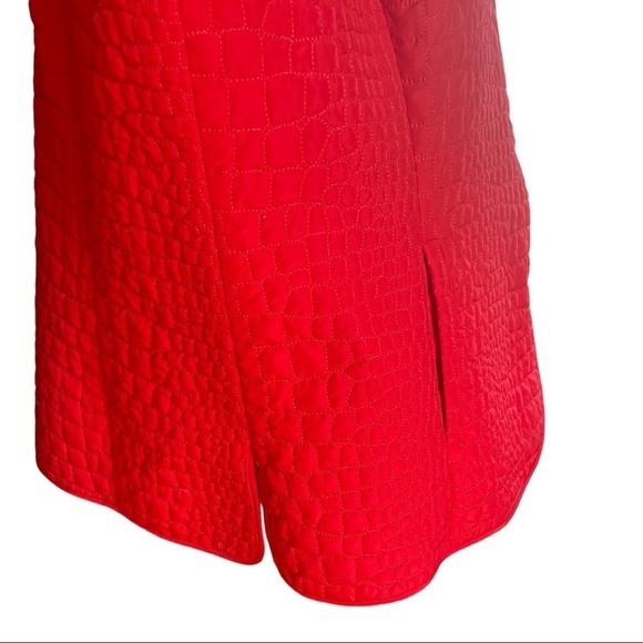 Tabi red pebble quilted sleeveless lightweight outerwear vest with pockets - Picture 6 of 11